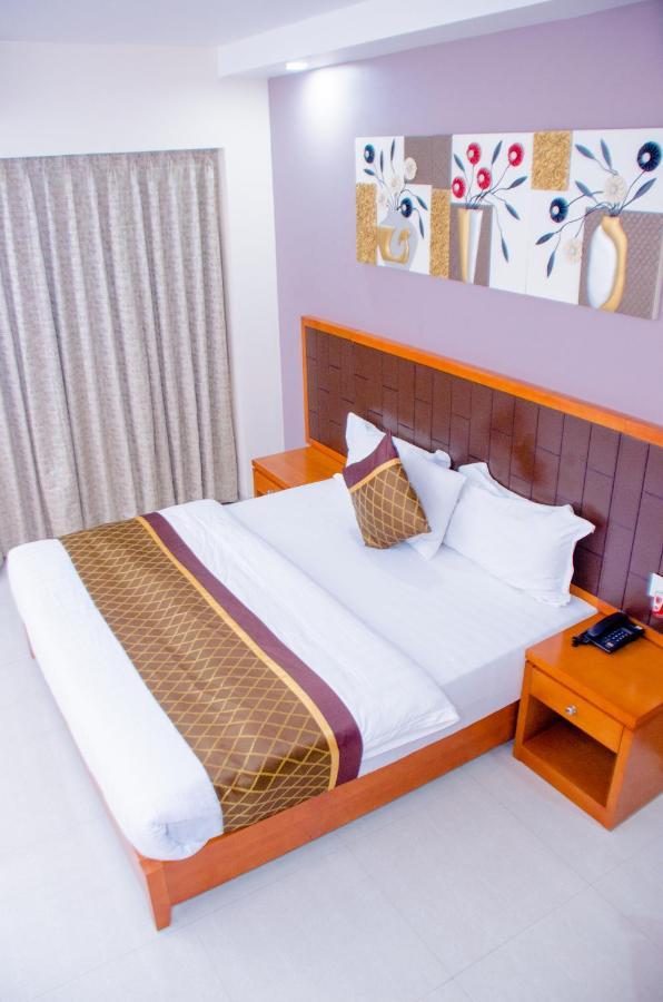 Hotel Platinum Kinshasa Exterior photo