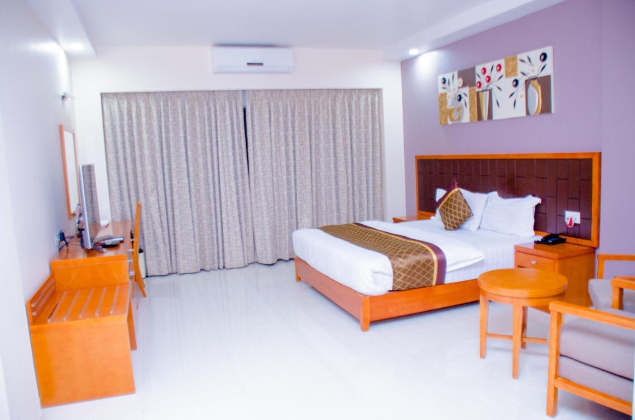 Hotel Platinum Kinshasa Exterior photo