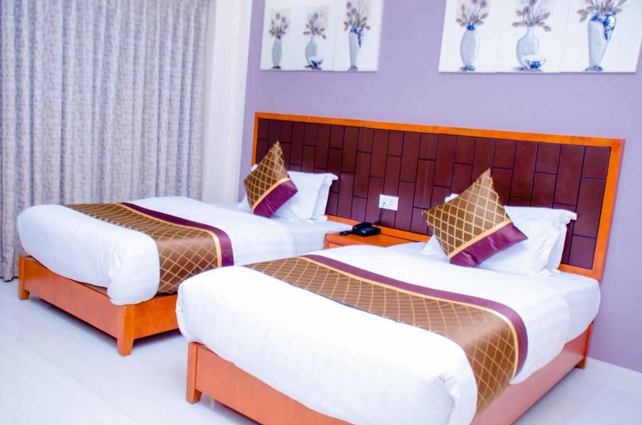 Hotel Platinum Kinshasa Exterior photo